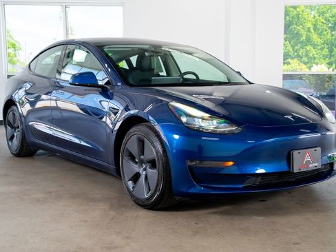 Used 2023 Tesla Model 3 Standard Range RWD image 6