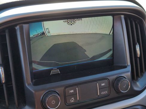 Used 2022 Chevrolet Colorado LT w/ Fleet Safety Package image 20