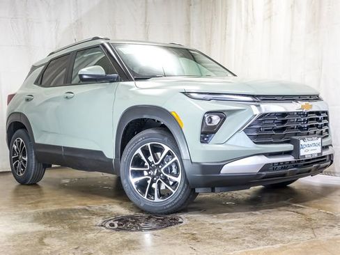 New 2026 Chevrolet TrailBlazer LT FWD image 2