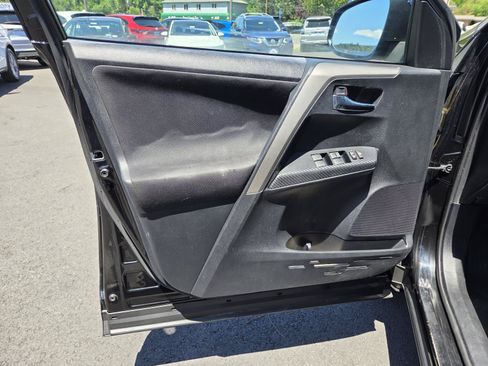 Used 2014 Toyota RAV4 XLE FWD image 12
