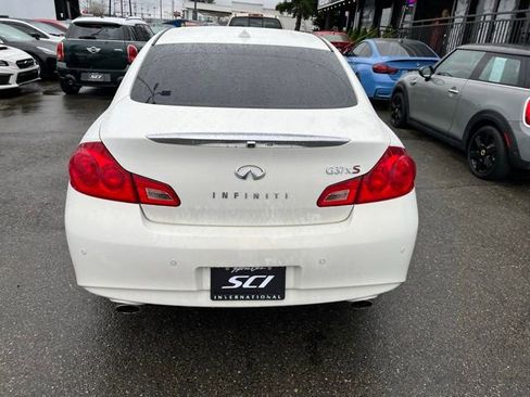 Used 2011 INFINITI G37 X Sport Appearance Edition w/ Premium Pkg image 4