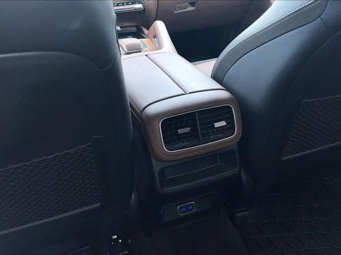 Used 2024 Mercedes-Benz GLE 53 AMG 4MATIC image 24