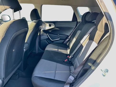 Used 2024 Kia Soul LX w/ Option Group 015 FWD image 18