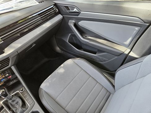 New 2025 Volkswagen Jetta SE image 16