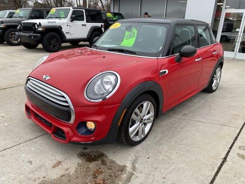 Used 2015 MINI Cooper 4-Door Hardtop image 8