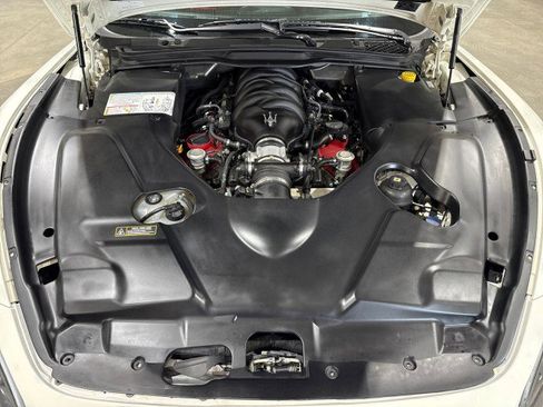Used 2015 Maserati GranTurismo Sport image 17