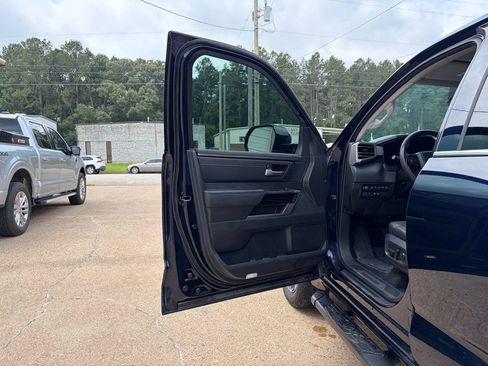 Used 2024 Toyota Tundra Limited AWD/4WD image 24