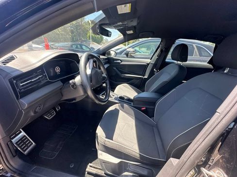 Used 2025 Volkswagen Jetta Sport FWD image 5