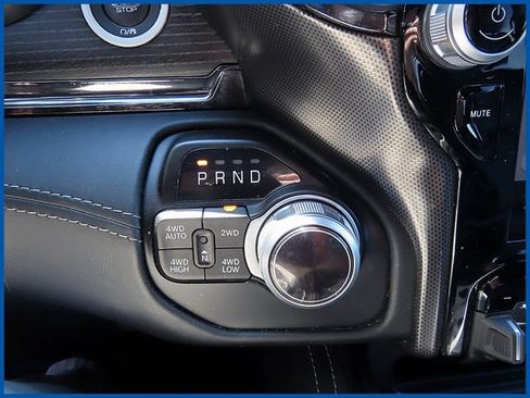 Used 2022 RAM 1500 Limited w/ Body Color Bumper Group AWD/4WD image 5