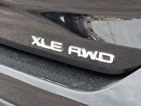 Used 2022 Toyota Highlander XLE image 35