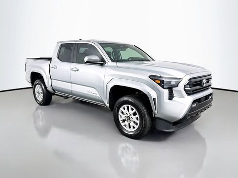 Certified 2024 Toyota Tacoma SR5 image 3