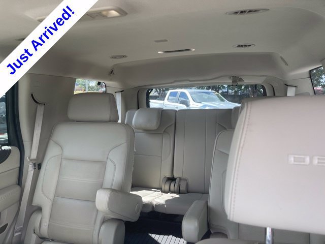 Used 2020 GMC Yukon Denali w/ Denali Premium Package AWD/4WD image 13