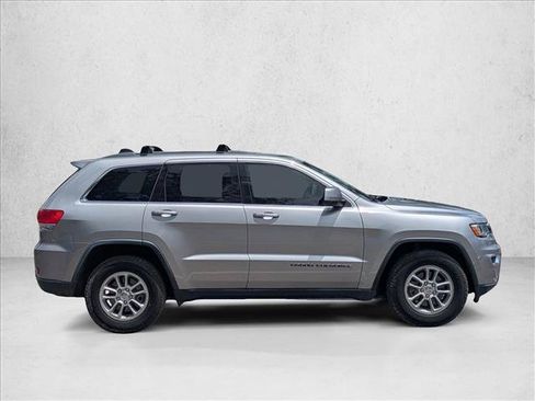 Used 2018 Jeep Grand Cherokee Laredo RWD image 4