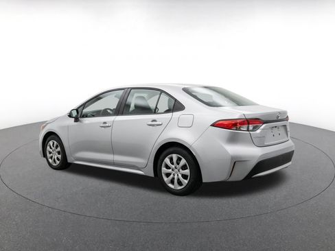Used 2025 Toyota Corolla LE FWD image 7