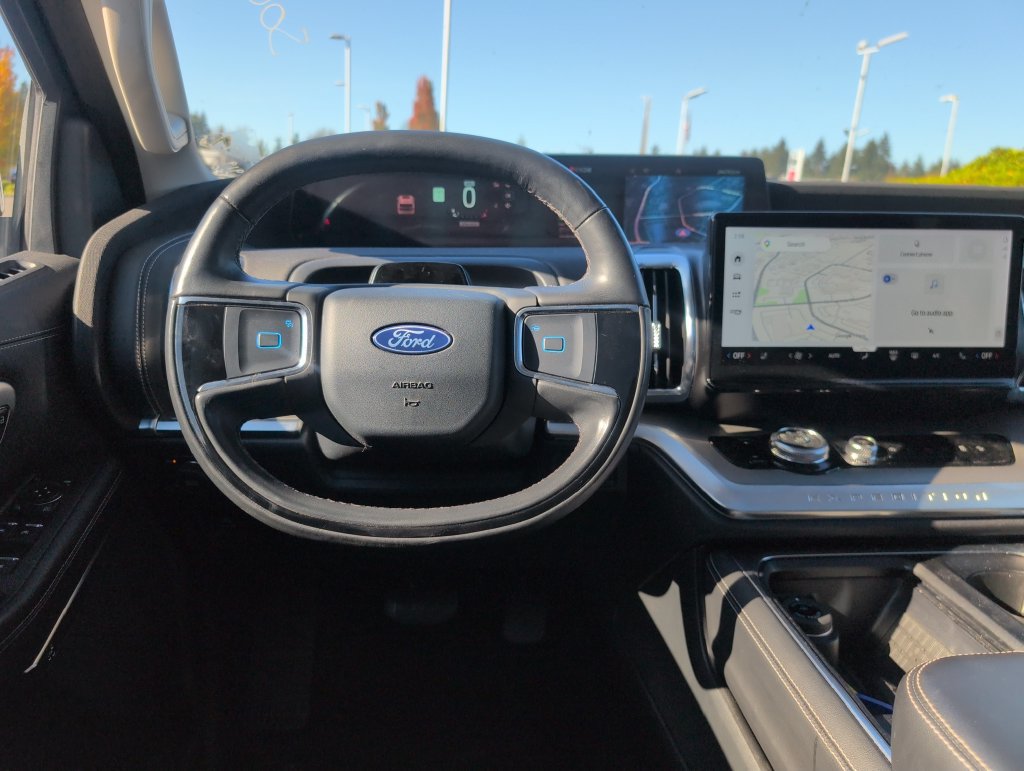 Used 2025 Ford Expedition Platinum AWD/4WD image 8