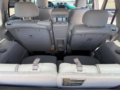 Used 2012 Toyota Highlander Limited w/ Tow Pkg AWD/4WD image 24