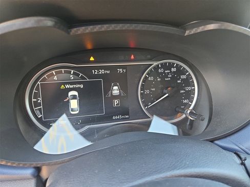 Used 2025 Nissan Versa SV w/ Trunk Package image 9