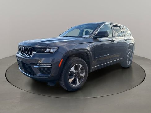 Used 2022 Jeep Grand Cherokee Limited 4xe image 3