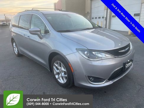 Used 2018 Chrysler Pacifica Touring Plus w/ Tire & Wheel Group image 1