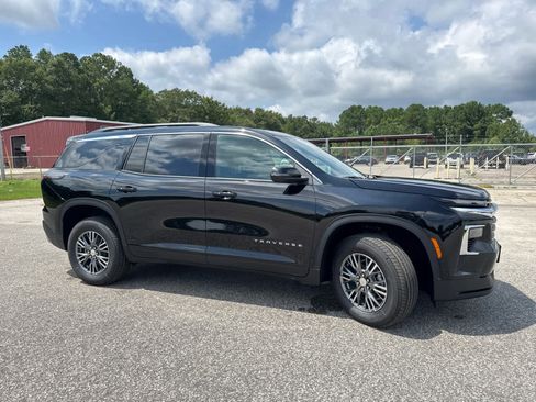 New 2026 Chevrolet Traverse LT image 9
