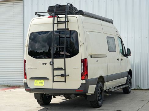 Used 2020 Mercedes-Benz Sprinter 2500 w/ Premium Plus Package image 79