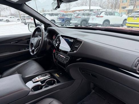 Used 2024 Honda Passport Black Edition image 30