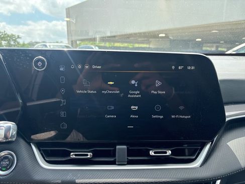 Used 2025 Chevrolet Equinox LT image 19