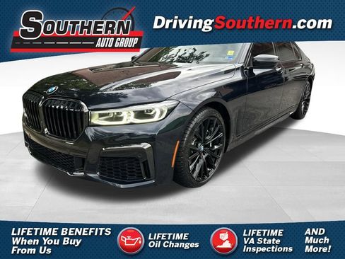 Used 2021 BMW 740i w/ M Sport Package RWD image 1