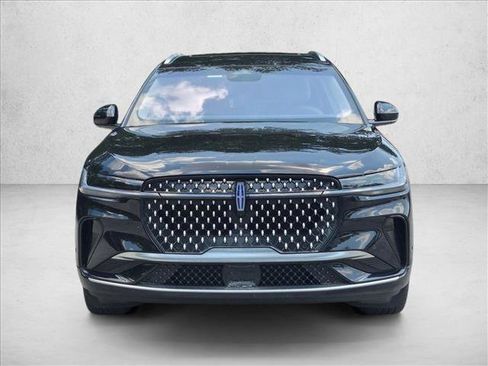Used 2024 Lincoln Nautilus Reserve w/ Equipment Group 202A AWD/4WD image 2