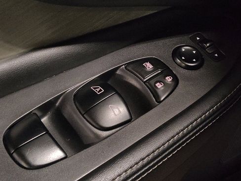 Used 2018 Nissan Murano SV image 27