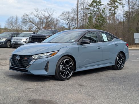 Used 2024 Nissan Sentra SR w/ SR Premium Package image 5