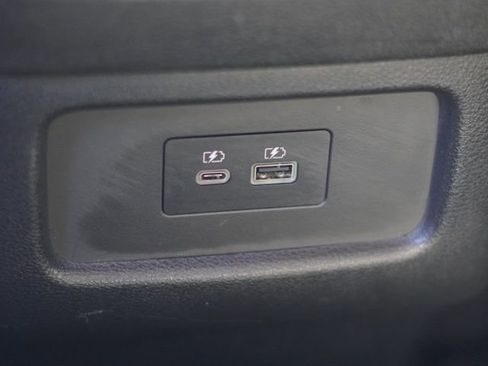 Used 2022 Nissan Pathfinder SL image 32