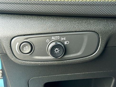 Used 2025 Chevrolet TrailBlazer ACTIV w/ Driver Confidence Package image 10