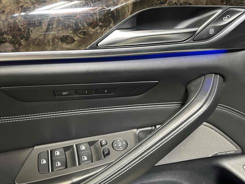 Used 2019 BMW 540i w/ M Sport Package image 45