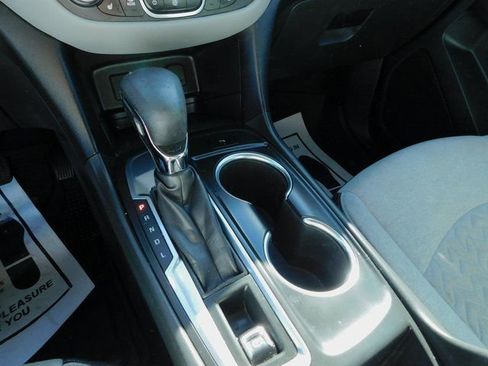 Used 2022 Chevrolet Equinox LT image 32