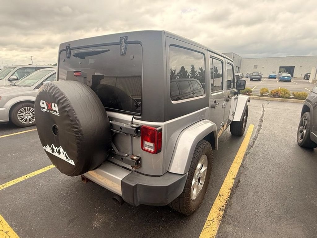 Used 2014 Jeep Wrangler Unlimited Sahara w/ Connectivity Group AWD/4WD image 7