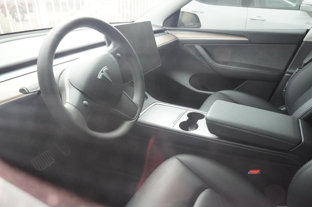 Used 2024 Tesla Model Y Long Range AWD/4WD image 10
