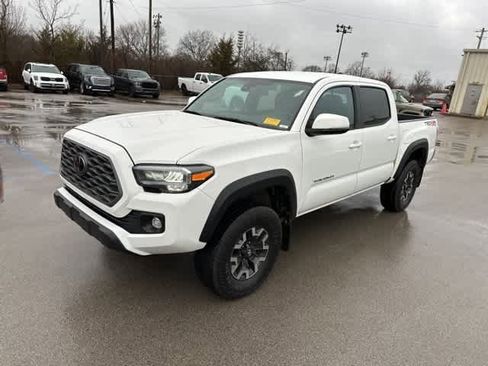 Used 2023 Toyota Tacoma TRD Off-Road image 12