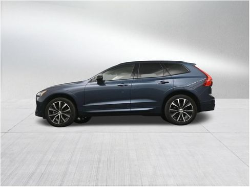 Used 2024 Volvo XC60 B5 Plus AWD/4WD image 23