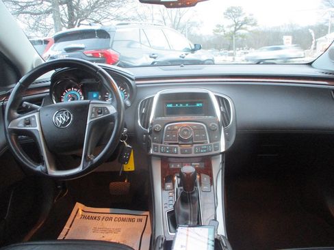 Used 2011 Buick LaCrosse CXL image 8