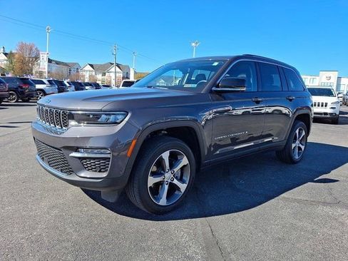 Certified 2022 Jeep Grand Cherokee Limited 4xe w/ Luxury Tech Group II AWD/4WD image 3