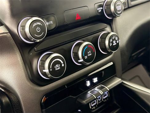 Used 2019 RAM 1500 Big Horn image 16