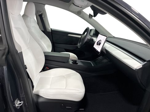 Certified 2023 Tesla Model Y Long Range AWD/4WD image 13