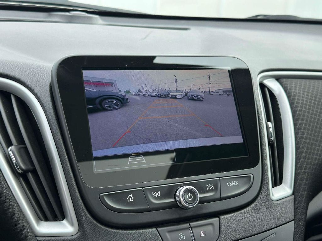 Used 2024 Chevrolet Malibu LT FWD image 30