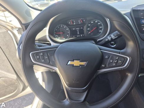Used 2022 Chevrolet Malibu LT FWD image 21