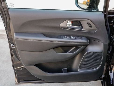 New 2026 Chrysler Pacifica Select w/ S Appearance Package image 22