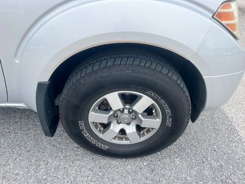 Used 2010 Nissan Frontier PRO-4X w/ Pro-4x Value Truck Pkg AWD/4WD image 10