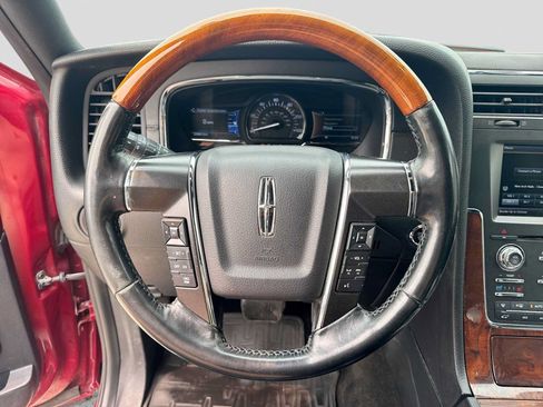 Used 2015 Lincoln Navigator 4WD image 23