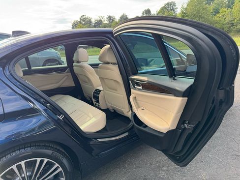 Used 2017 BMW 530i RWD image 34