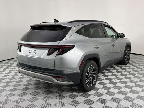 Certified 2025 Hyundai Tucson Limited FWD image 9